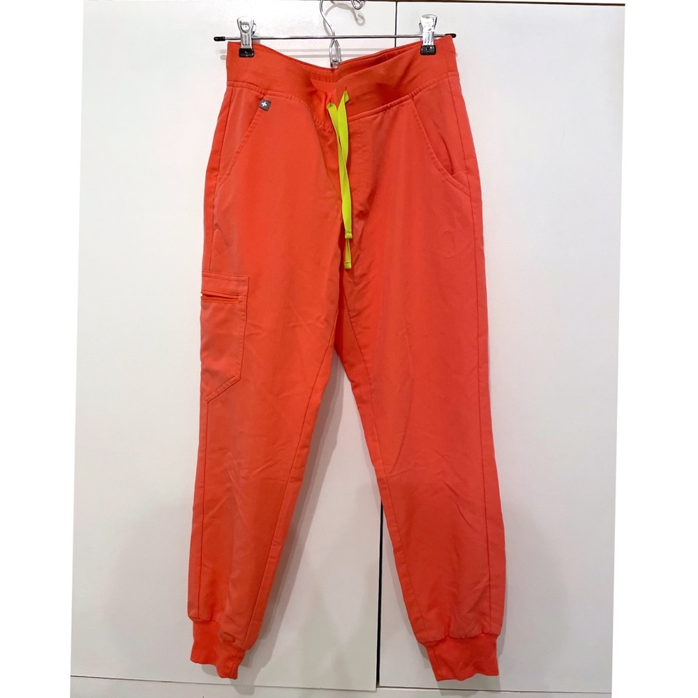 FIGS Zamora Jogger Scrub Pants in Hot Coral Small Petite
